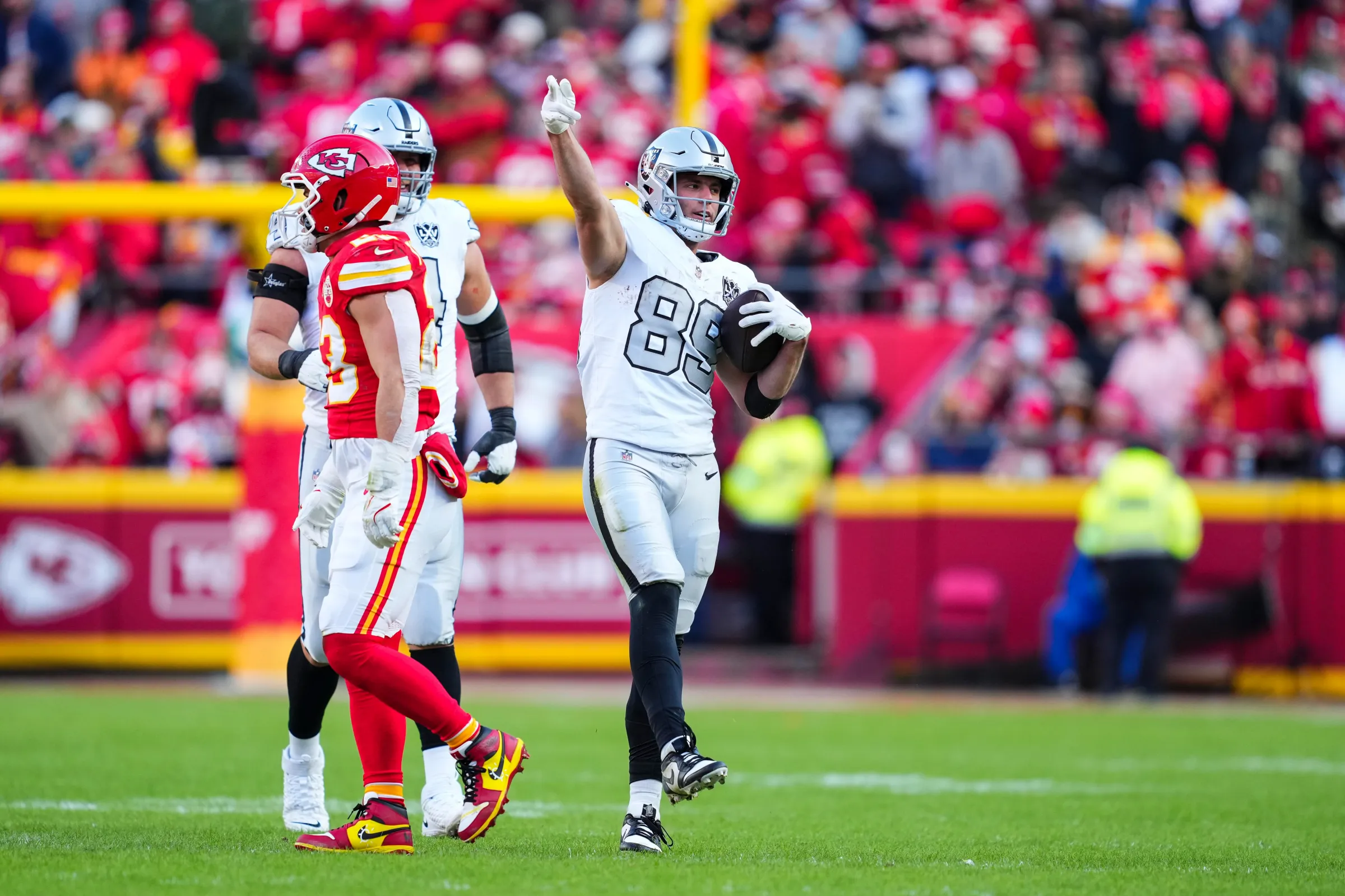 KANSAS CITY, MO - NOVEMBER 29: Brock Bowers #89 of the Las Vegas Raiders celebrates during an NFL football game against the Kansas City Chiefs at GEHA Field at Arrowhead Stadium on November 29, 2024 in Kansas City, Missouri. (Photo by Cooper Neill/Getty Images)
